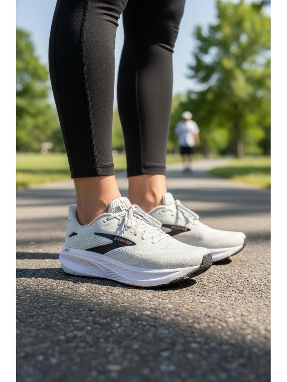 Brooks Ghost 18 Womens Running Training Gym Shoes White Rose Gold Size 9